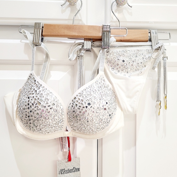 2015 Victoria's Secret Limited Edition White & Silver Women's Intimate Set💎🤍